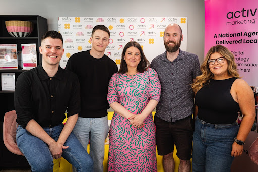 A team behind you all the way